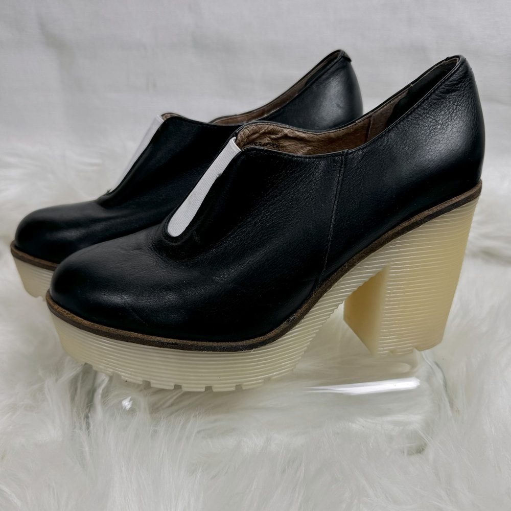 Vintage Black Leather platform heel loafers shoes women’s 7